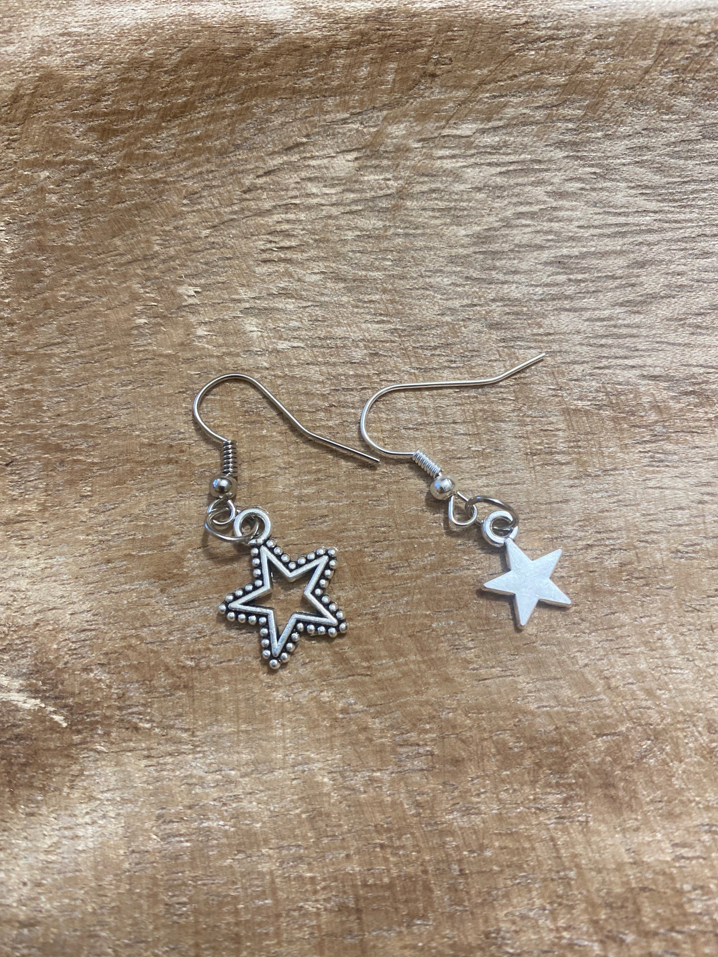 Boucles d’oreilles asymétriques étoile